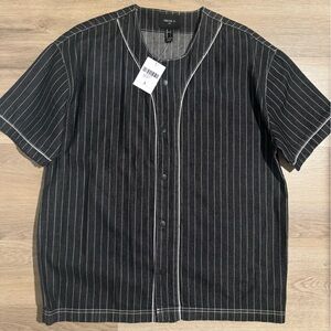 Forever 21 Men’s Denim Baseball Jersey